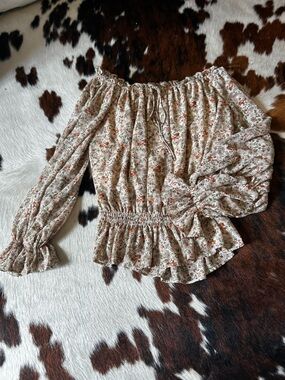 🌷 Floral Off-Shoulder Smocked Women's Blouse - Cream with Rust Floral